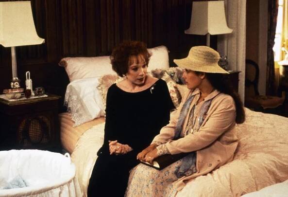 Vzala jsem si mrtvého muže - Z filmu - Shirley MacLaine, Ricki Lake