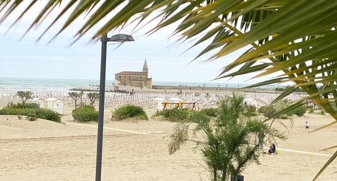Dovolená v Itálii: 3* hotel v Caorle přímo u pláže se snídaní i plážový servis