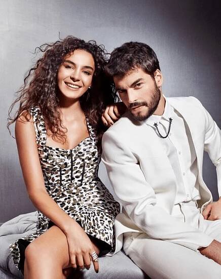 Ebru e Akin