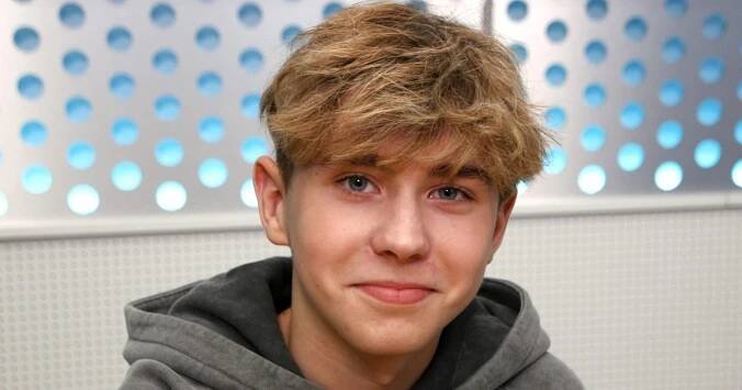 Novinky v hitparádě: Tobias Freya a Michael Schulte. Komu dáte hlas?