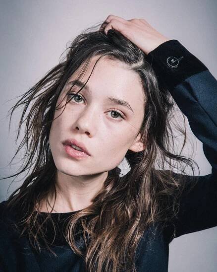 Astrid Berges- Frisbey actress