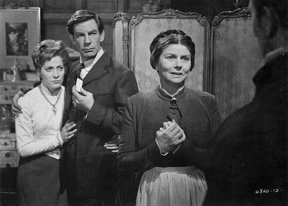 Melissa Stribling, Michael Gough, Olga Dickie - Dracula - Z filmu