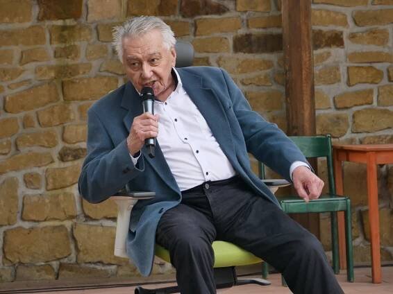 Česká dechovka navždy přišla o svou legendu. Josef Zíma zpíval i v Kutné Hoře