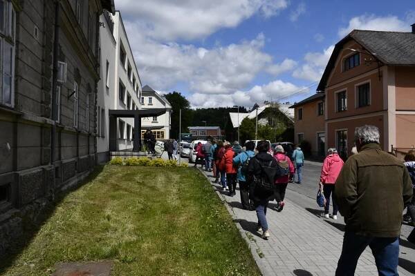 Senioři na návštěvě! - Oficiální stránky Knihovny Hanušovice
