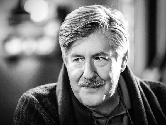 Gilmore Girls: How Two Families Said Good-bye to Edward Herrmann
