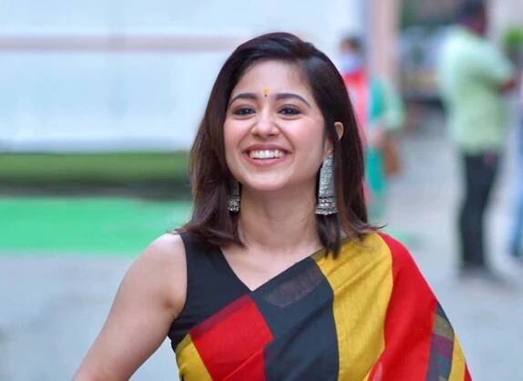 Shweta Tripathi Age, Height, Husband, Series, Movies, Net Worth