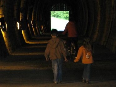 VIDEO: Unikátní tunel ve Slavíči je opět otevřen