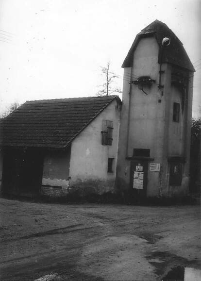 Transformátor naproti domu č.p. 81