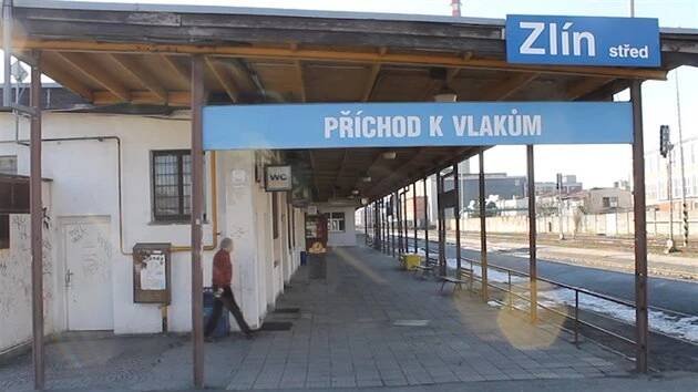 Hlavní vlakové nádraží Zlín-střed je ostudou krajského města.