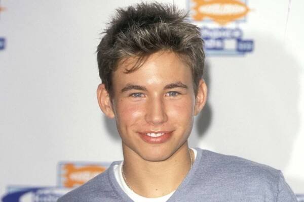 Actor Jonathan Taylor Thomas attends the 12th Annual Nickelodeon's Kids' Choice Awards on May 1, 1999 at UCLA's Pauley Pavilion in Westwood, California.