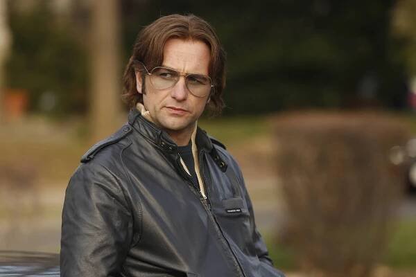 Takoví normální Američané - Born Again - Z filmu - Matthew Rhys