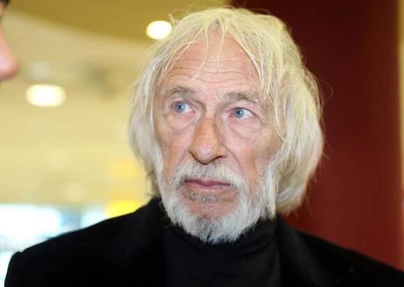 "Rišár" slaví 80. Velký blondýn vyměnil černou botu za víno