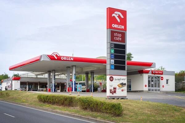 Tradiční značka Benzina definitivně zmizí. Polská orlice ji brzy nahradí na většině pump