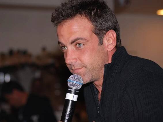 Carlos Ponce and AIRE Radio Networks strike a deal