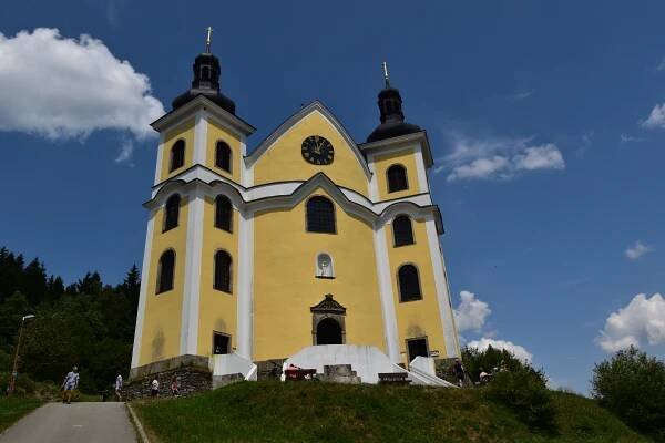 Kostel Nanebevzetí Panny Marie (Neratov)