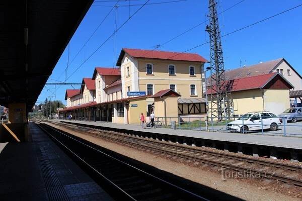 Benešov, vlakové nádraží. - Žel. stanice