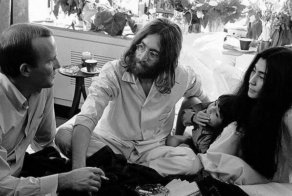 Tom Smothers, John Lennon, Kyoko Ono Cox, Yoko Ono - Imagine: John Lennon - Z filmu