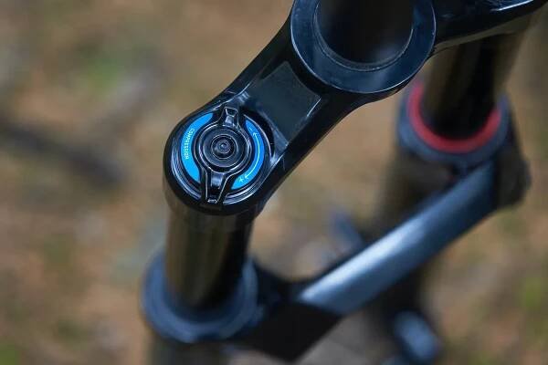RockShox's Domain fork is reborn as an affordable version of the Zeb | BikeRadar