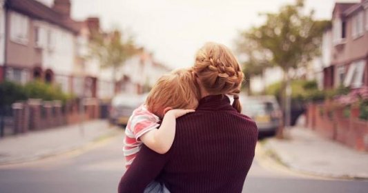 Přehnaně protektivní rodiče mohou dětskou úzkost zhoršovat, upozorňuje psycholožka Kateřina Herrmannová