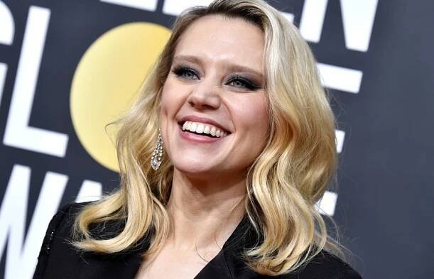 Kate McKinnon attends the 77th Annual Golden Globe Awards