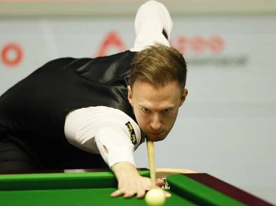 Judd Trump on top against wasteful Hossein Vafaei at World Snooker Championship