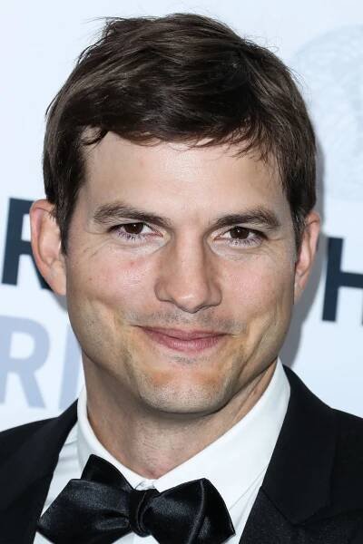 Domácí výuka je skvělá, libuje si herec Ashton Kutcher! Co ho na tom baví?