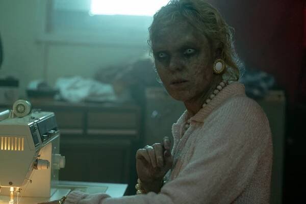 Stranger Things - Season 4 - Kapitola první: Klub Hellfire - Z filmu - Candice Rose