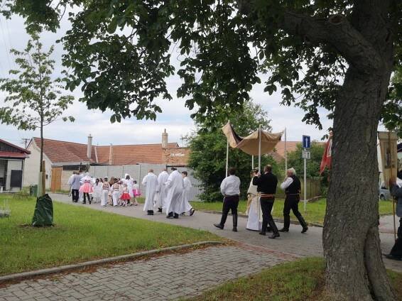 SLAVNOST TĚLA A KRVE PÁNĚ - Farnost Dubňany