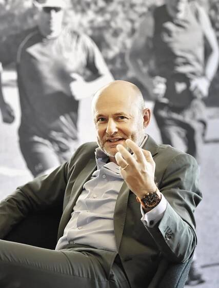 Nemáme problém oslovit generaci Z či mileniály, říká v rozhovoru CEO značky Breitling Georges Kern