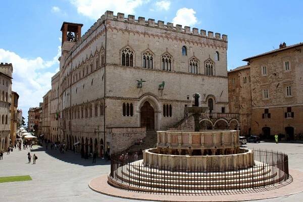 Perugia, Piazza IV Novembre
