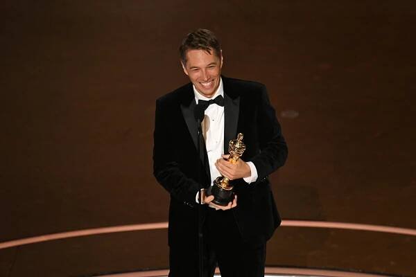 The director of 'Anora', Sean Baker, made history in the 2025 Oscar, this is how - jellybeanbrains