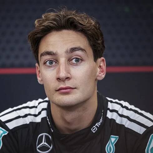 George Russell told to leave Mercedes and join F1 rivals as contract 'problem' explained