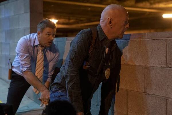 Lochlyn Munro, Bruce Willis - Detektiv Knight - Z filmu