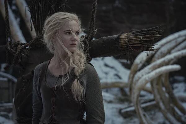 Zaklínač - Ztráty - Z filmu - Freya Allan