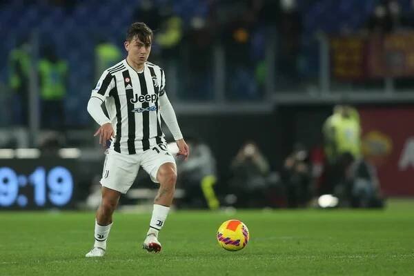 ROME, Italy - 09.01.2022: P. DYBALA (JU) in action during the Italian Serie A football match between SS AS ROMA VS SS FC JUVENTUS at Olympic stadium in Rome — Stock obrázek