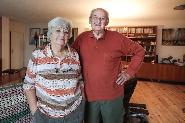 Manželé z Horoměřic: Budou nás muset za ruce tahat z bytu, ze stáří se stal horor