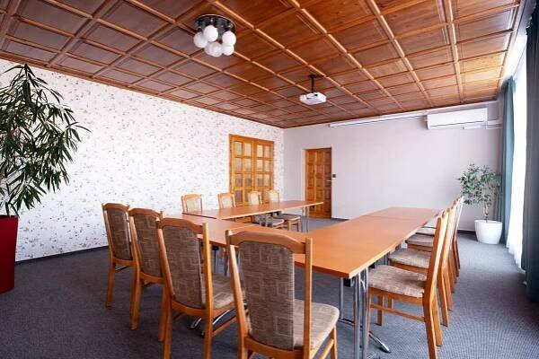 Salonek Šternberk – Sport V Hotel Hrotovice