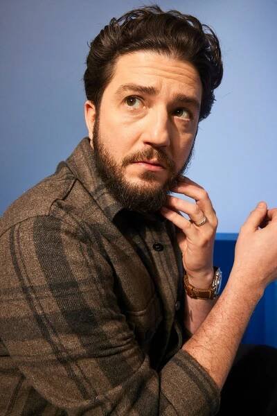 John Magaro Refuses to Play the Hollywood Schmuck
