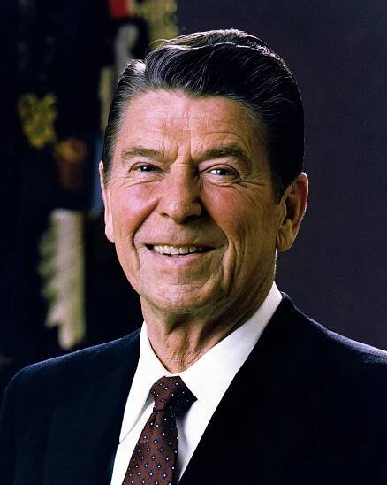 Soubor:Ronald Reagan 1981 presidential portrait (cropped).jpg – Wikipedie