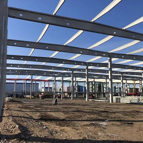 Staré fabriky na mlýnské stroje a lednice přestaví Star Capital na high-tech haly
