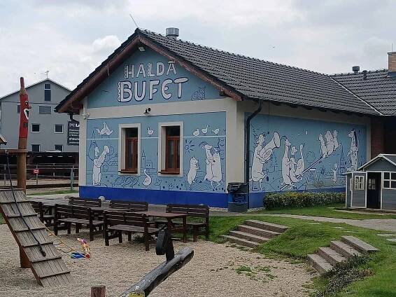 Halda v Boršicích. Hospůdka i okolní areál.