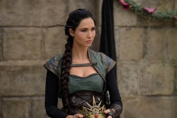 The Outpost - Someone Has to Rule - Z filmu - Jessica Green