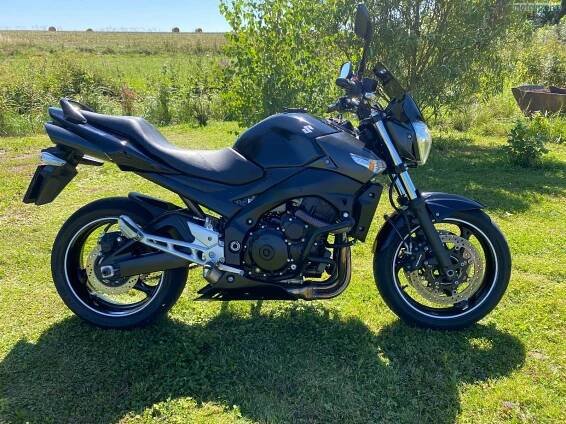 Suzuki GSR 600