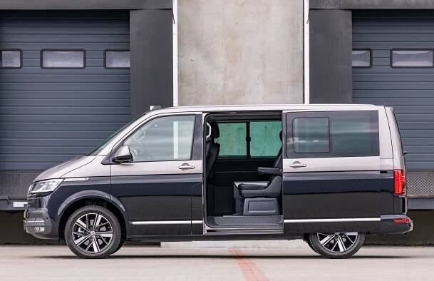Dodávka pohodlnější než luxusní limuzína? Otestovali jsme modernizovaný VW Multivan T6.1. Za kolik je k mání a co vám nabídne?