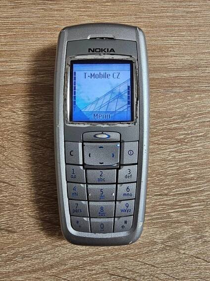 Nokia 2600