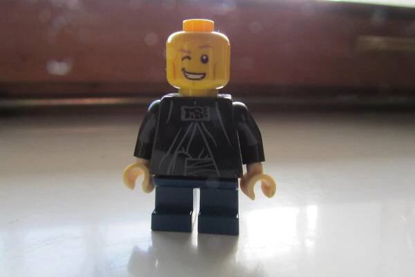 lego - panáček - krátké nohy