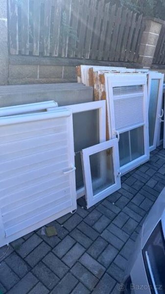 Prodám vybourána plastová okna - Karlovy Vary