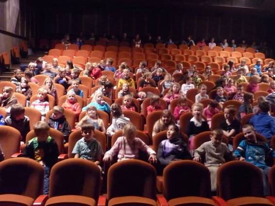 Divadlo Alfa – Perníková chaloupka | 20. Základní škola Plzeň