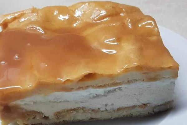 Famózní větrník na plech z odpalovaného těsta: Nadýchaný krém, karamel a chuť, která se nezapomíná