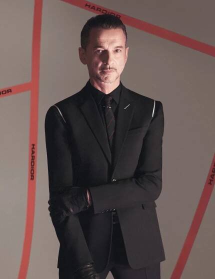 Je vám ten model povědomý? Ikonou módy a luxusu je nyní David Gahan (55) z Depeche Mode